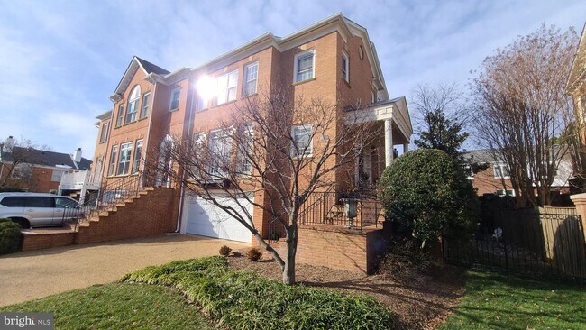 Building Photo - 8516 Brenthill Ct