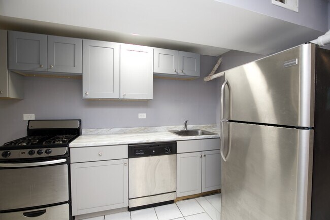 Foto del edificio - 4406 N Racine Ave