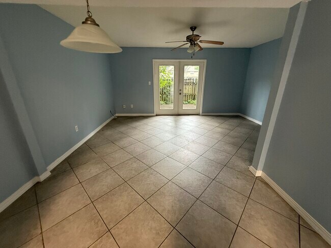 Foto del edificio - 1625 Martin Bluff Rd