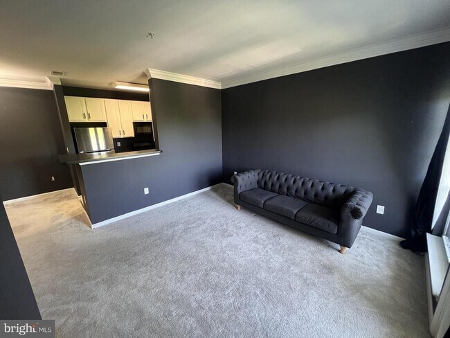Foto del edificio - 4870 Eisenhower Ave