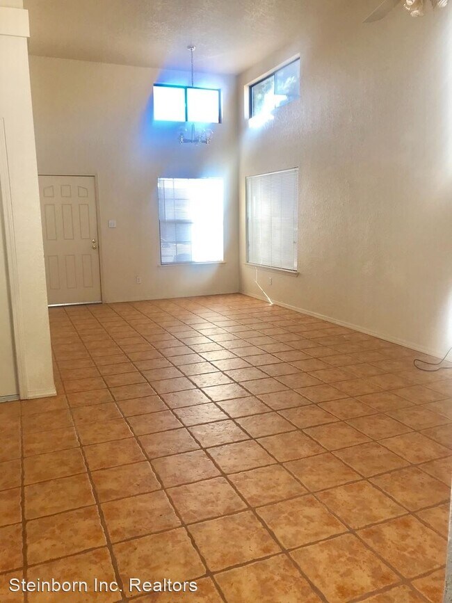 Building Photo - 3 br, 2 bath House - 4036 Pineridge Run