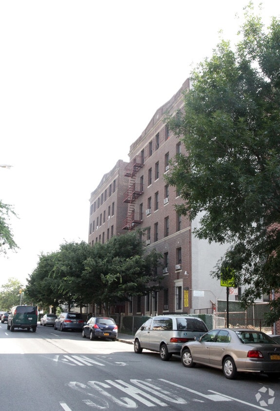 Building Photo - 363 New York Ave