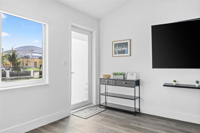 Foto del edificio - 730 Northwest 18th Avenue, Miami, FL 33125...