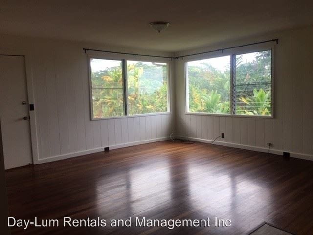 Building Photo - 3 br, 1 bath House - 582 D Kukuau Street