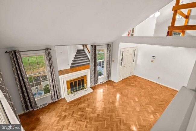 Foto del edificio - 1913 Meadow Ln