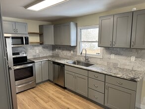 Building Photo - 510 10th St