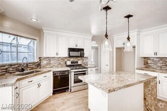 Building Photo - 2021 Silverton Dr