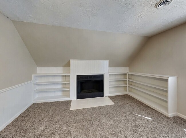 Foto del edificio - 1901 Pond Ridge Ct