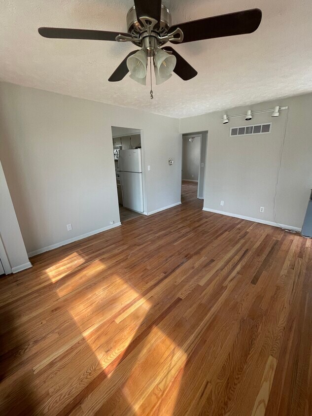 Foto principal - 866 S 45th St