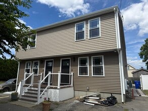 Building Photo - 214 Grosvenor Ave