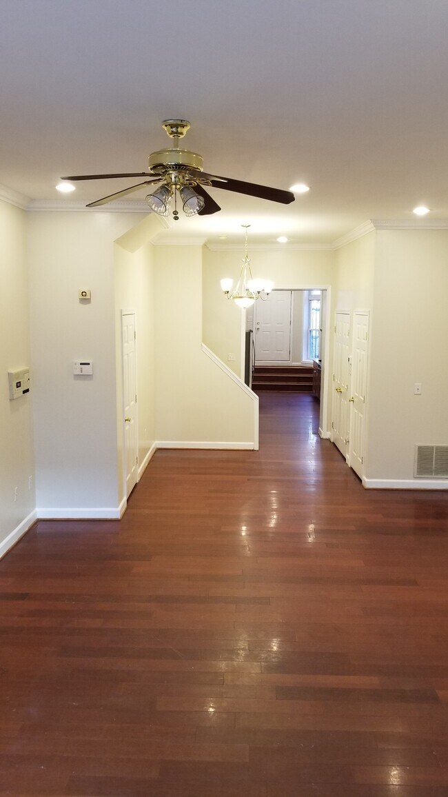 Living Room/Dining Room - 1919 Saint Paul St