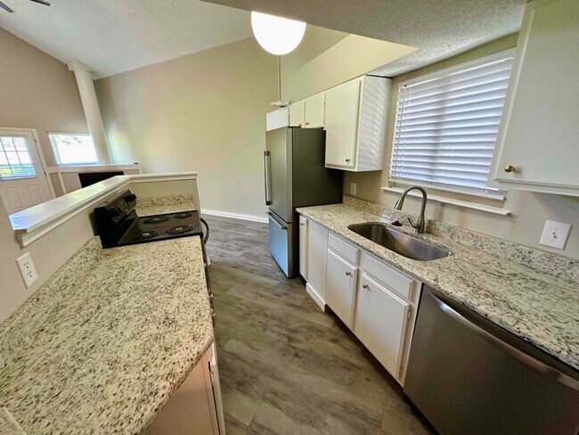 Foto del edificio - 2512 Riverfront Dr