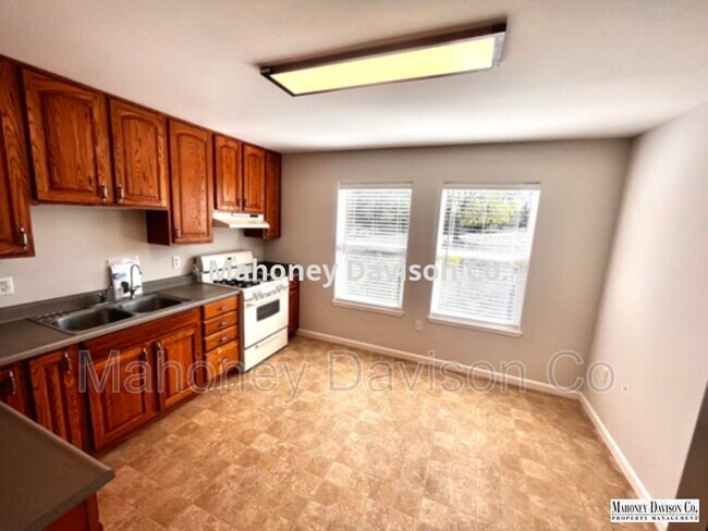 Building Photo - 3189 Eastman Ln