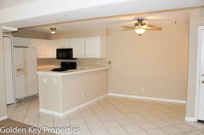 Foto del edificio - 2BR/2BATH Ground level Condo in La Costa Alta. 1 Car Garage! Community pool! Water/trash Included!