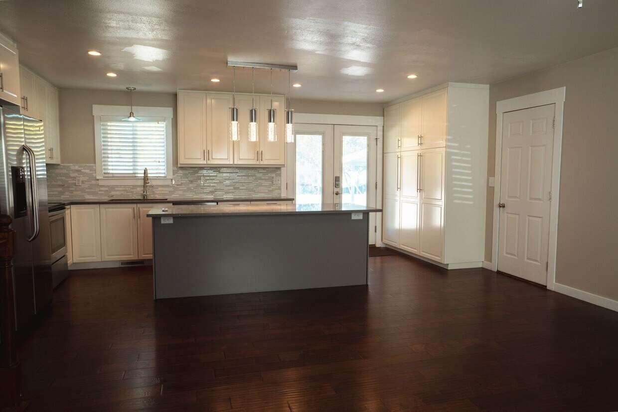 Foto principal - Gorgeous Family Home on Cul-de-Sac