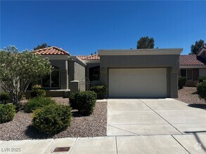 Building Photo - 9661 Blue Bell Dr