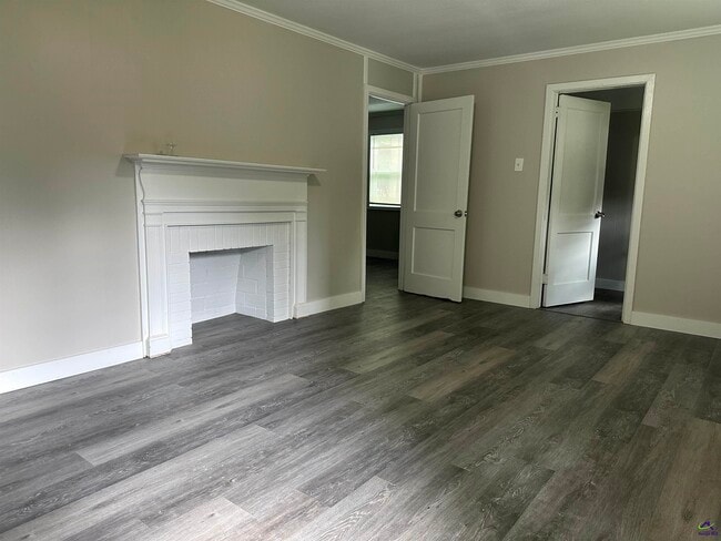Building Photo - 617 Miller Dr