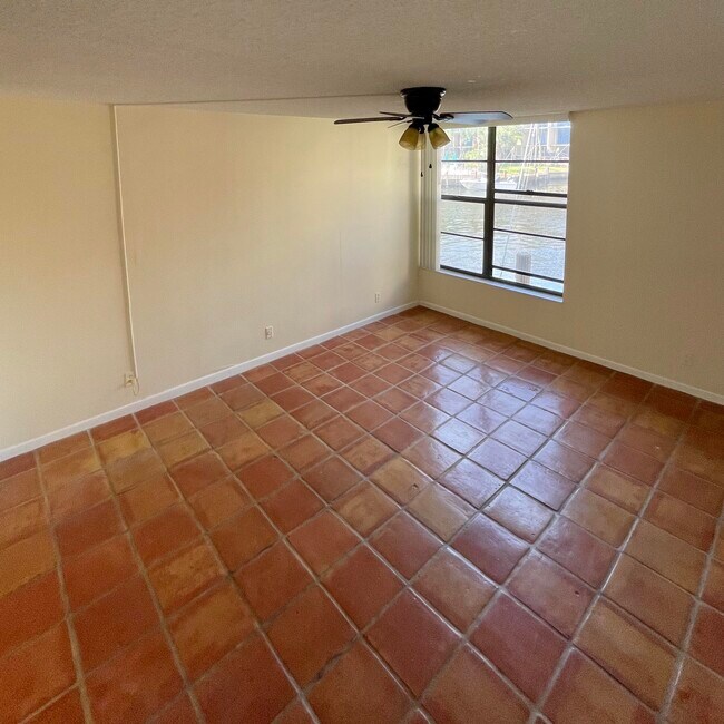 Foto del edificio - 9 Royal Palm Way