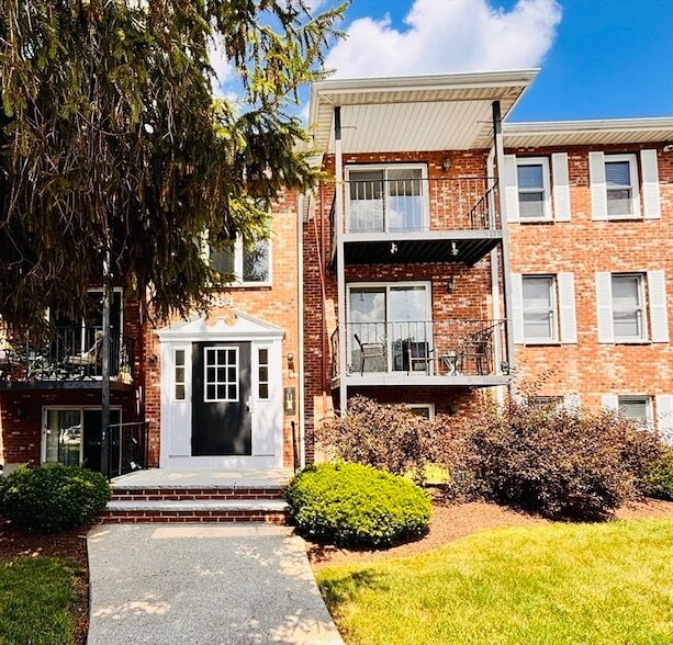 Primary Photo - 364 Neponset St