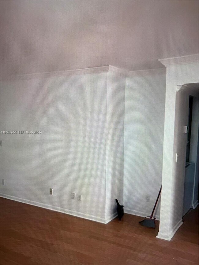 Foto del edificio - 17000 NW 67th Ave