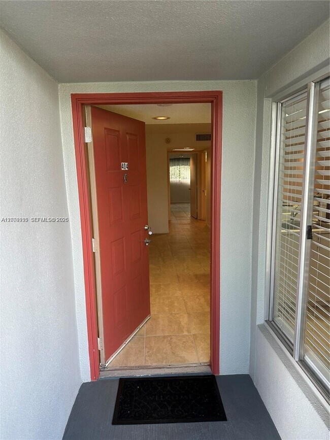 Building Photo - 800 SW 137th Ave