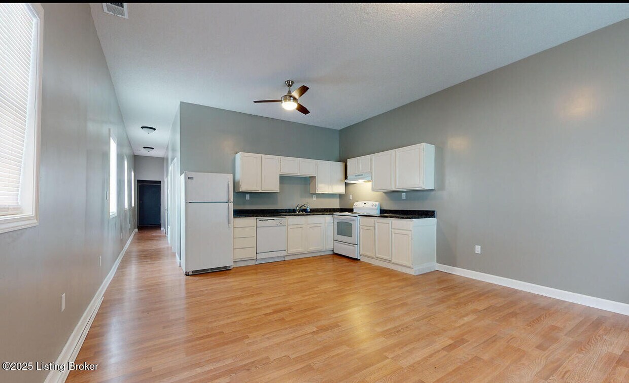 Building Photo - 2907 S 5th St