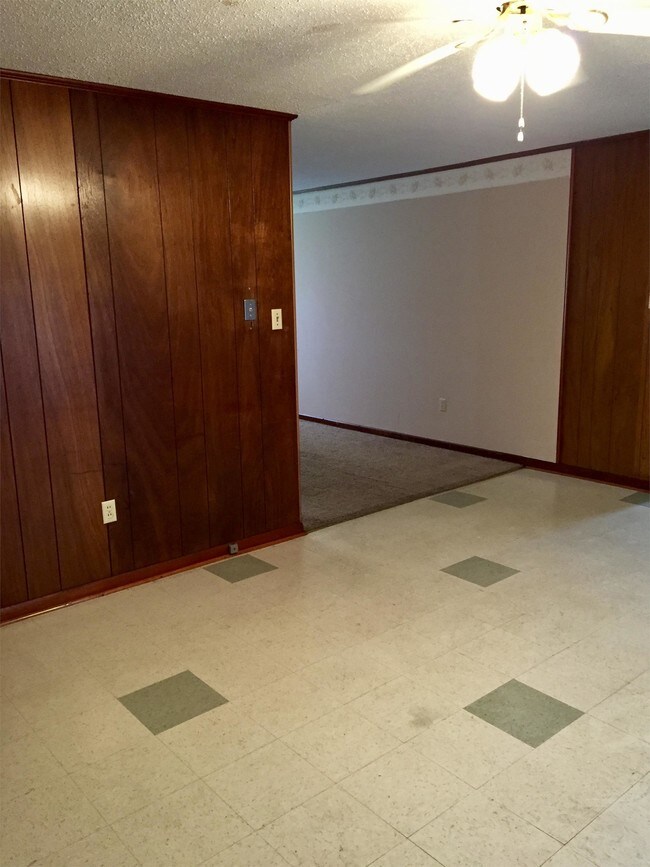 Foto del edificio - 2124 Duncan St