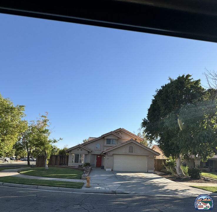 Primary Photo - 2407 Vine St