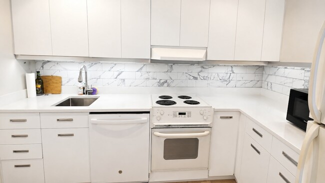 Photo - 300 N State Street Unit 5903 Apartment