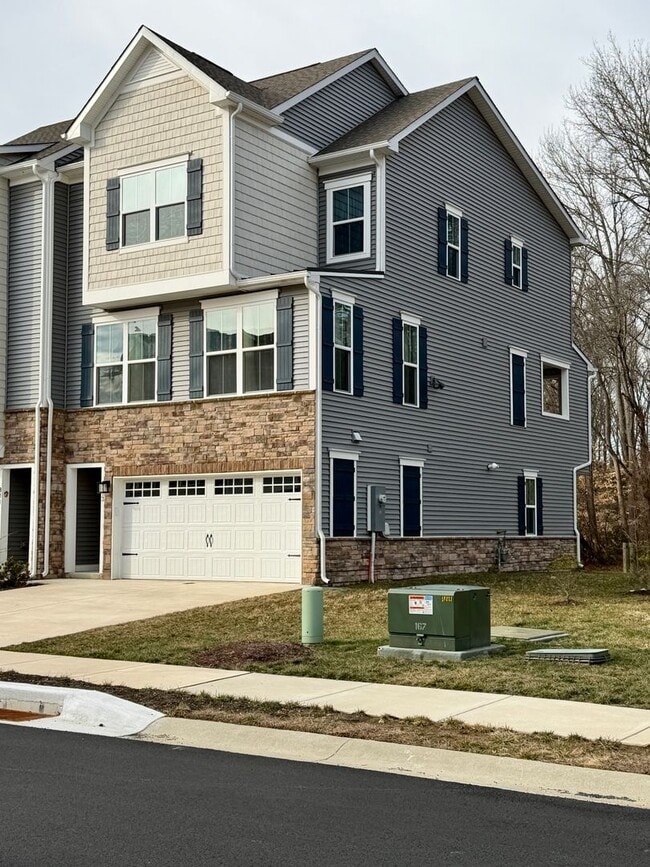 Foto del edificio - Welcome to the Village at Pine View!