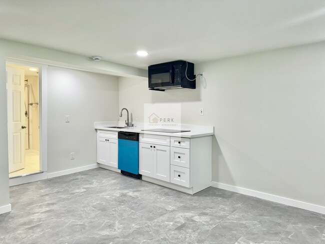 Foto del edificio - Renovated 1 Bed, 1 Bath in South Beacon Hi...