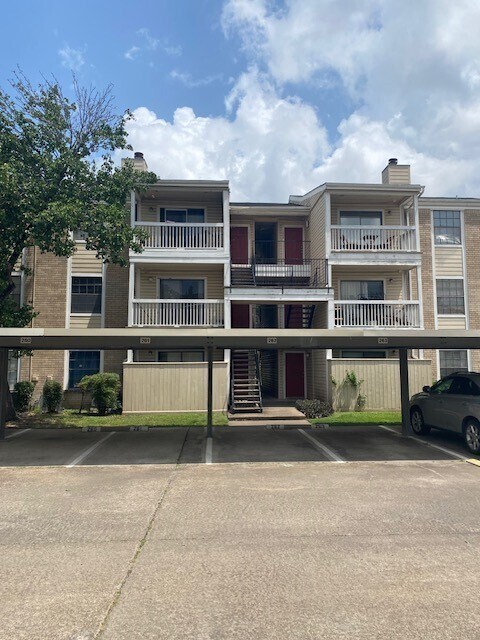 Foto del edificio - 2750 Holly Hall St