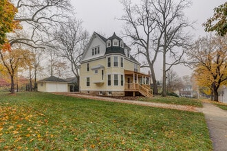 Building Photo - 5241 Lyman Ave