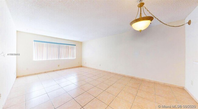 Building Photo - 14830 Naranja Lakes Blvd