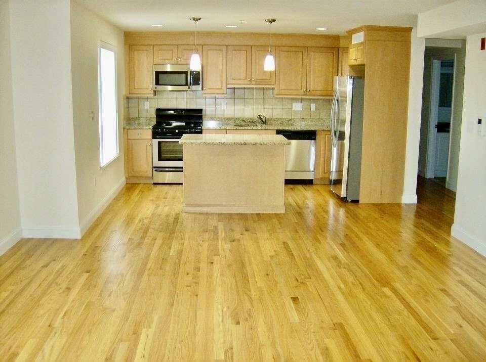 Primary Photo - 24 Arsenal St