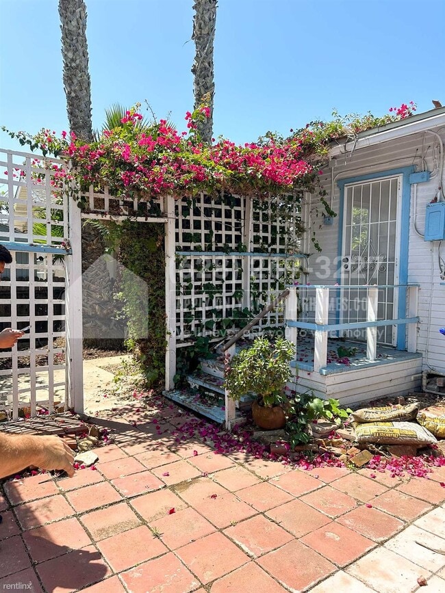 Building Photo - 2 br, 1.5 bath House - 4011 Mississippi St...