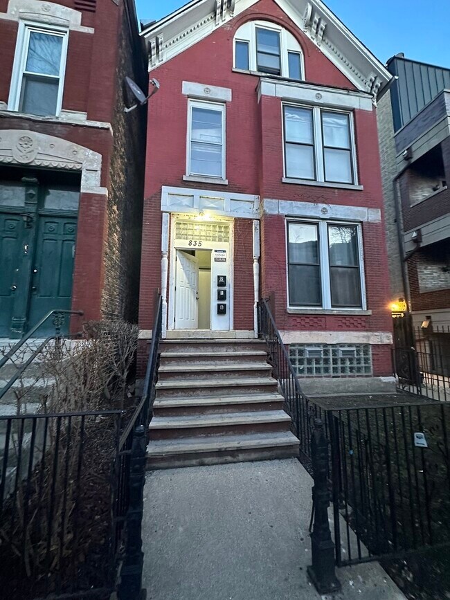 Foto del edificio - 835 N Paulina St
