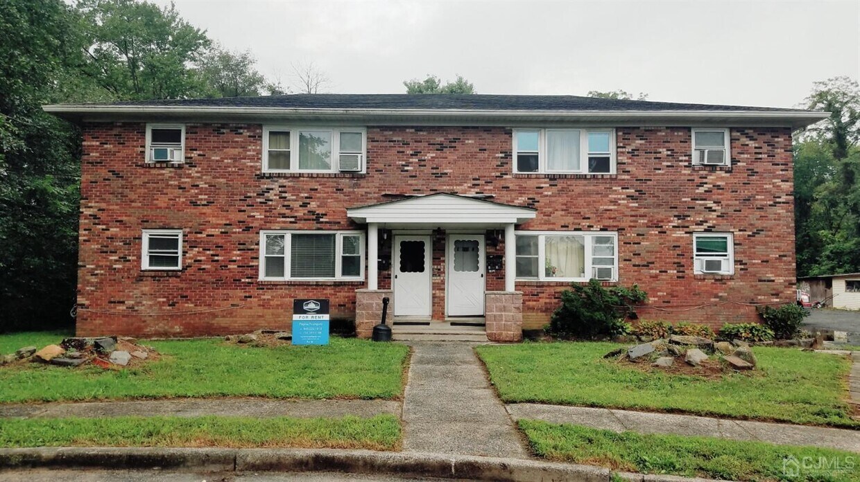 105 Colletti Ct Unit 1B, Jamesburg, NJ 08831 Room for Rent in