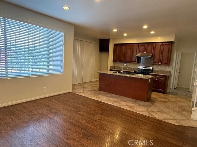 Foto del edificio - 1085 Camellia Ct