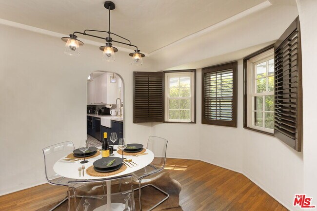 Foto del edificio - 5120 Willowcrest Ave