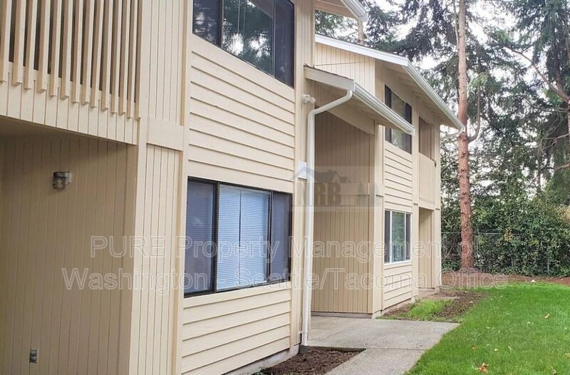 1011 18th St NE Unit B, Auburn, WA 98002 Condo for Rent in Auburn, WA