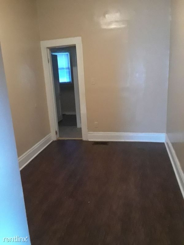 Foto del edificio - 3 br, 1 bath House - 912 W Market St
