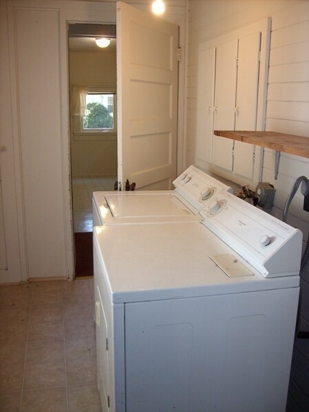 Foto del edificio - Hardwood Floors~ Large, Covered Front Porch