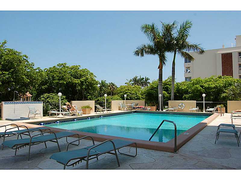 Primary Photo - 340 Sunset Dr