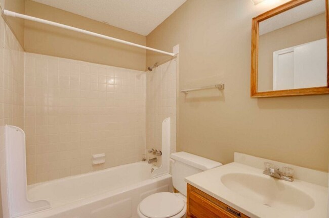 Foto del edificio - 608 Jack Warner Pkwy