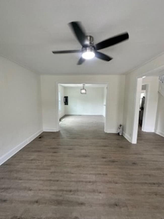 Photo - Fully renovated house for Rent!