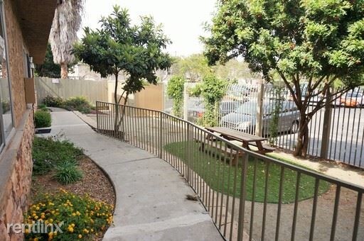 Building Photo - 2 br, 1 bath Apartment - 4968 Auburn Dr Apt 3