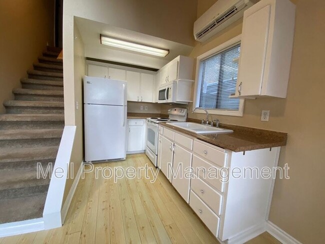 Building Photo - 2370 E Phillips Lake Loop Rd