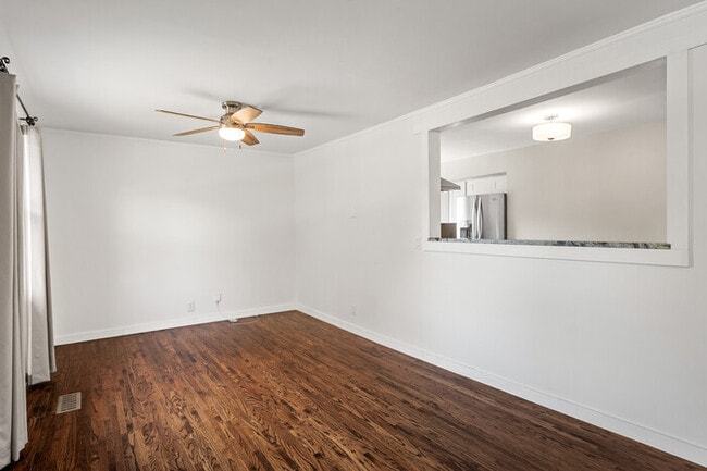 Building Photo - 2219 Dearborn Dr