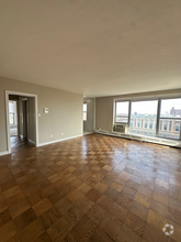Building Photo - 1121 N Waverly Pl